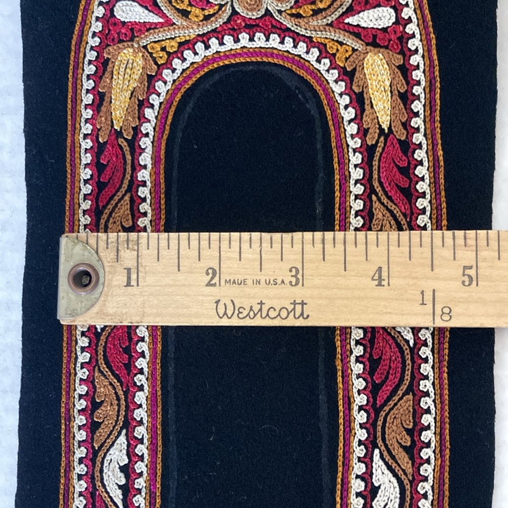Vintage pair of hand embroidered pieces, for slippers (?) - Picture 9 of 9